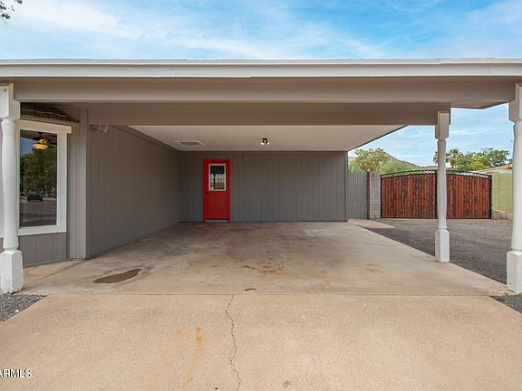 4th image of 2910 E SURREY Avenue