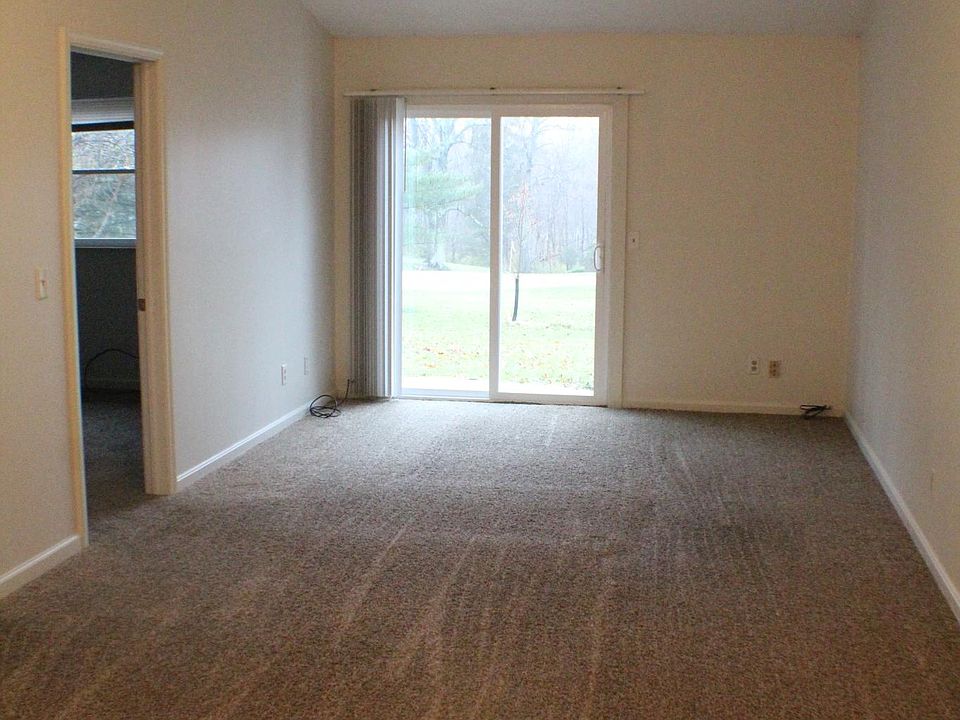 Great room with cathedral ceilings