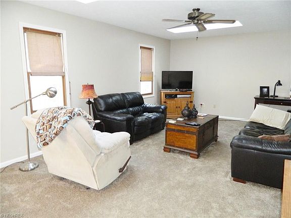 3rd image of 1321 Vantage Way