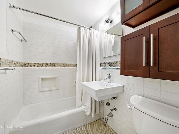 3rd image of 2 Tudor City Pl APT 5CN