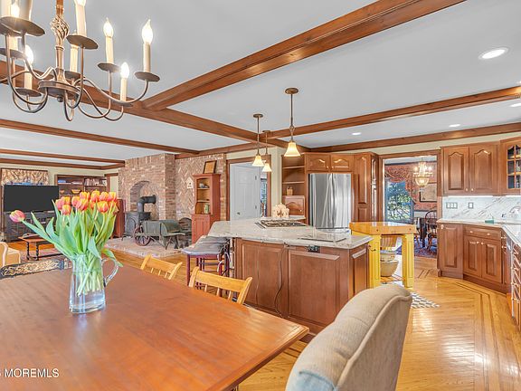 4th image of 204 Edgemere Drive