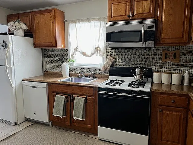 33 Clifford Rd #2 — Photo 5