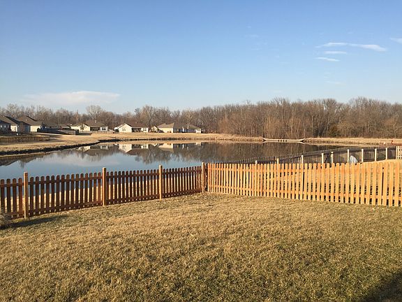 5th image of 510 SW Lakeview Dr