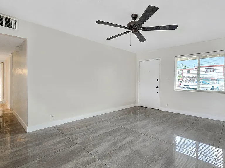 1216 E Desert Park Ln — Photo 7
