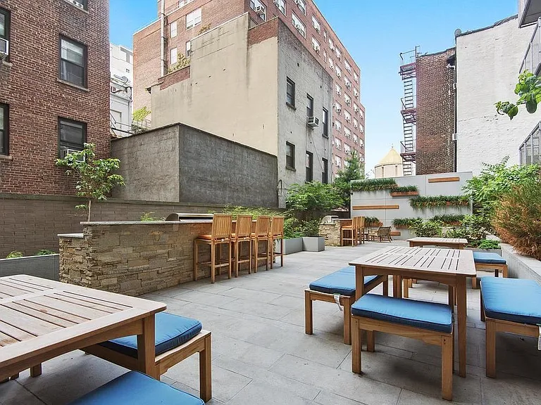 225 E 34th St #4A — Photo 6