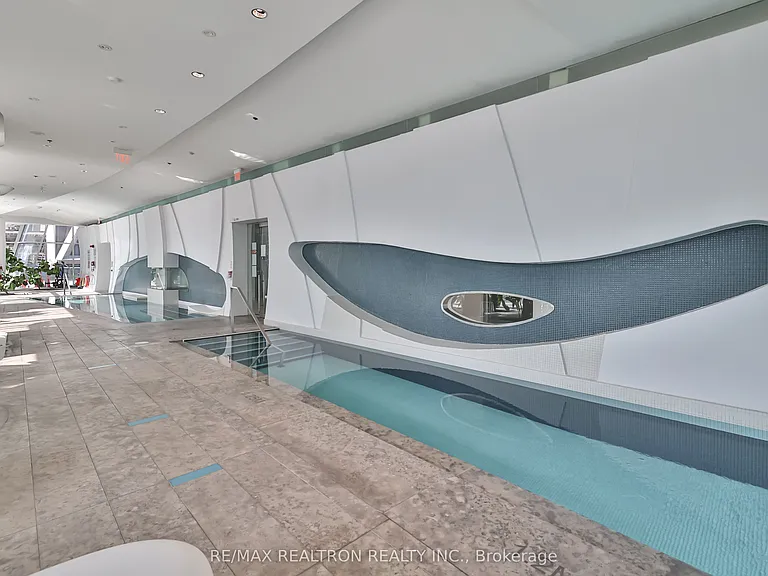 1 Bloor St E #3211 — Photo 29
