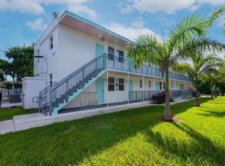 19674 E Country Club Dr #1, Miami, FL 33180