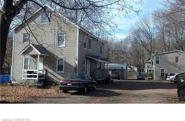 DUPLEX ON LEFT SIDE, W/D HOOKUP