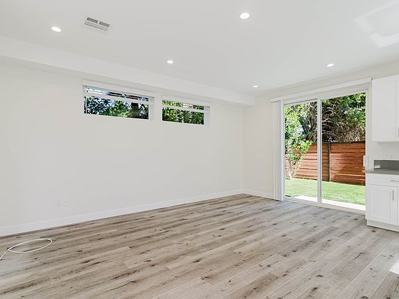 3rd image of 8107 Lemona Ave