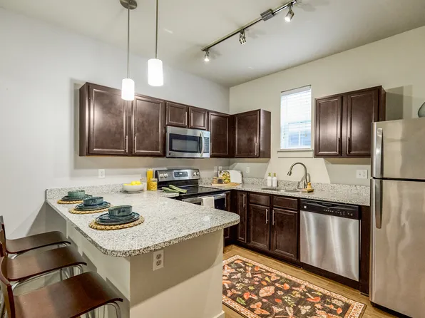 Hannah Townhomes & Lofts