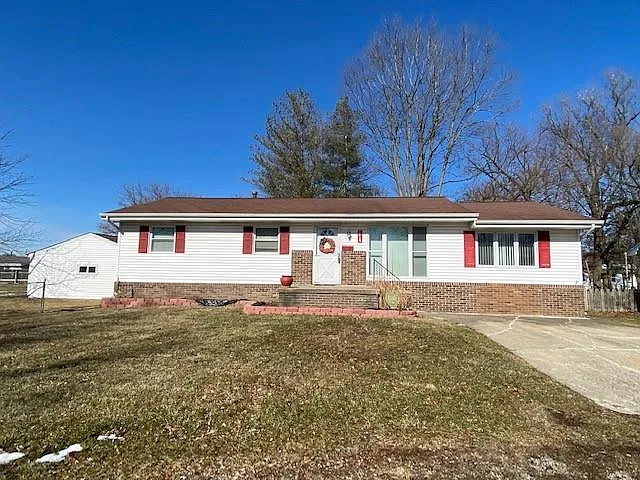 1815 Baker Dr photo 1