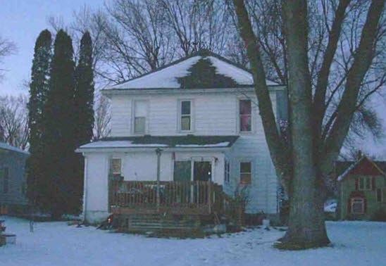 1st image of 422 E 9th St