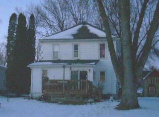422 E 9th St, Blue Earth, MN 56013