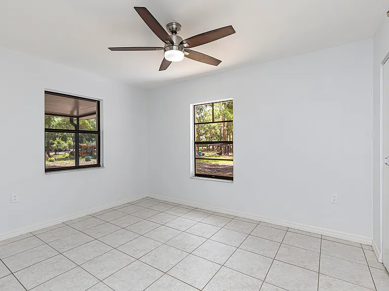 1750 Washburn Ave — Photo 11
