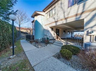 521 Country Club Ln, Pomona, NY 10970