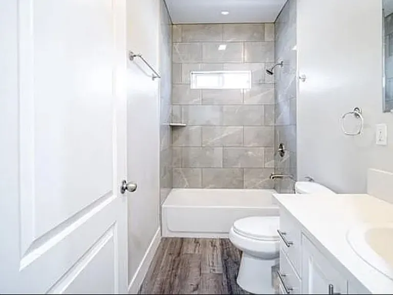 6841 Radford Ave — Photo 4