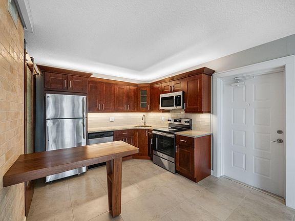 3rd image of 1106 Green Pine Boulevard #E2