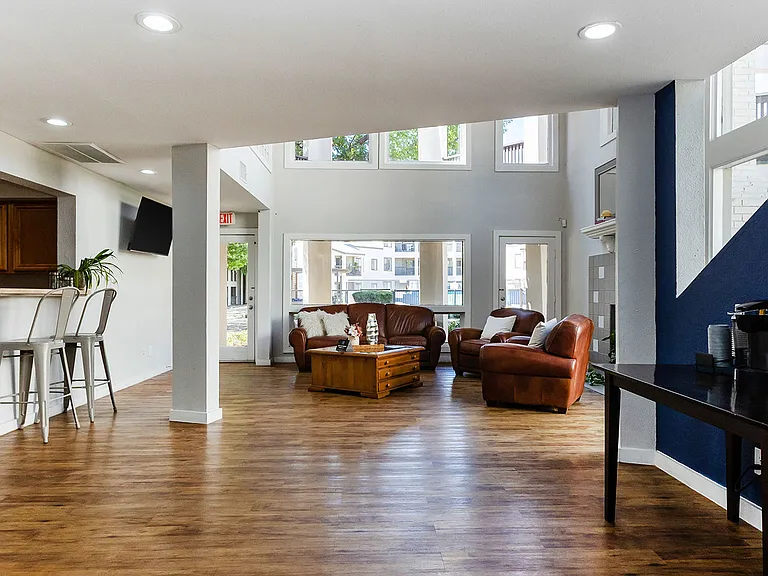 Waverly Park Apartments — Photo 11
