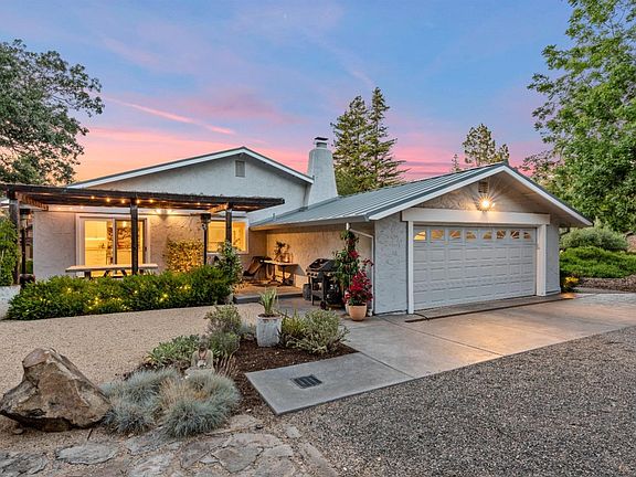 2nd image of 1009 Stonedge Drive