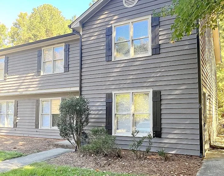 3004 Hillandale Rd #4 — Photo 2