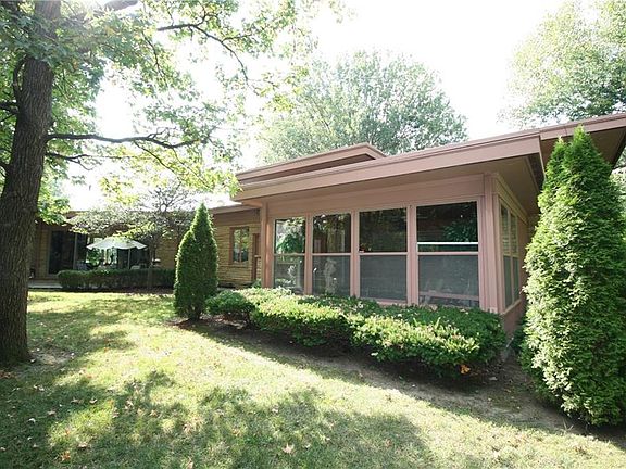 5th image of 4917 Laurel Cir