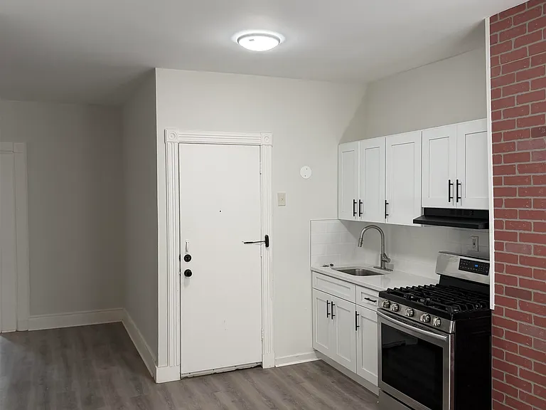 711A 27th St #1 — Photo 3