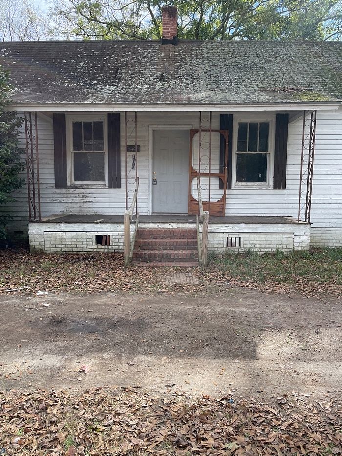 100 Wright St, Laurens, SC 29360 Zillow