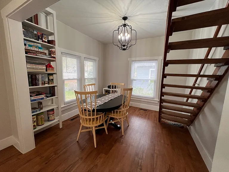405 S 6th St — Photo 5