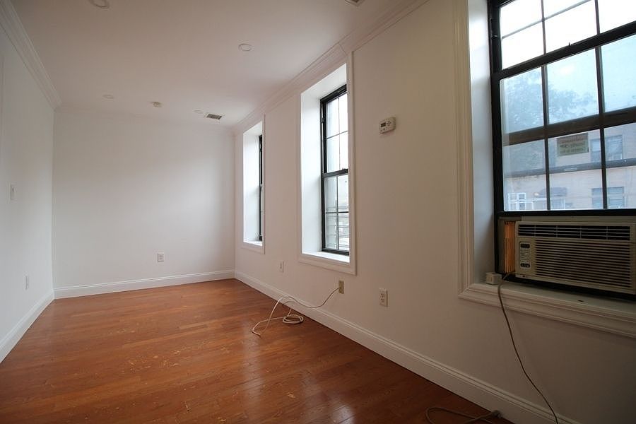 1st image of 286 Cooper St #1