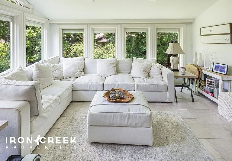 515 Crowfields Ln — Photo 12