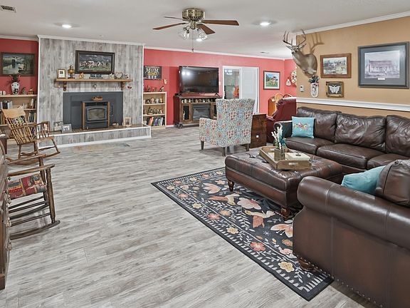 4th image of 200 Wheat Cir