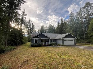 3610 Log Cabin Rd, Clinton, WA 98236