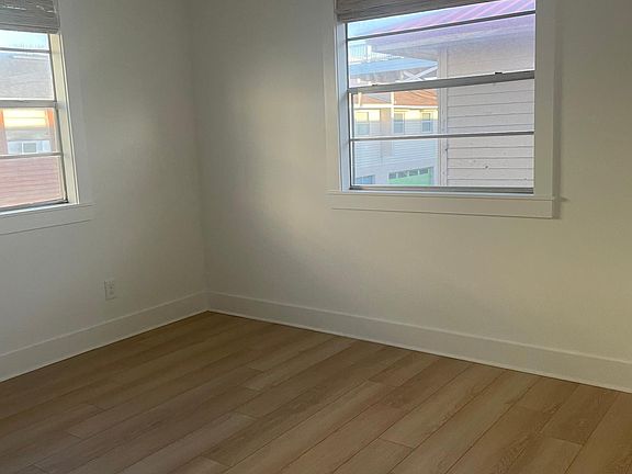 5th image of 2128 1st St S #2128