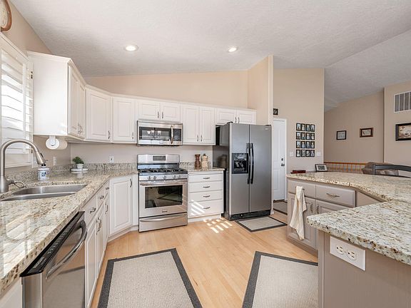 4th image of 2145 S Legacy Dr