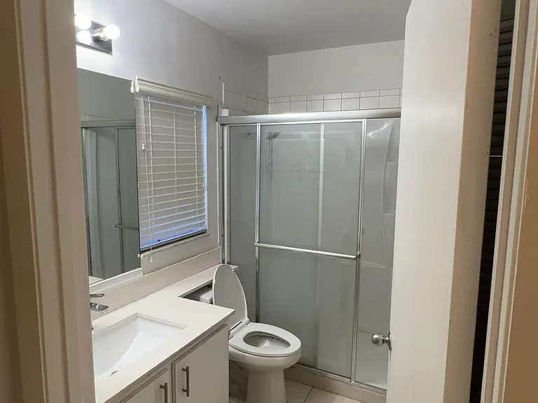 4021 SW 72nd Dr — Photo 15