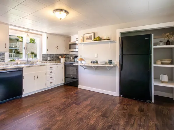 137 Locust St, Dover, NH 03820