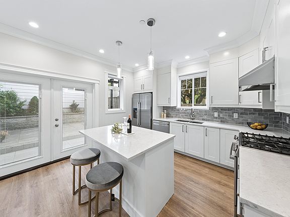 4th image of 2753 Alma St
