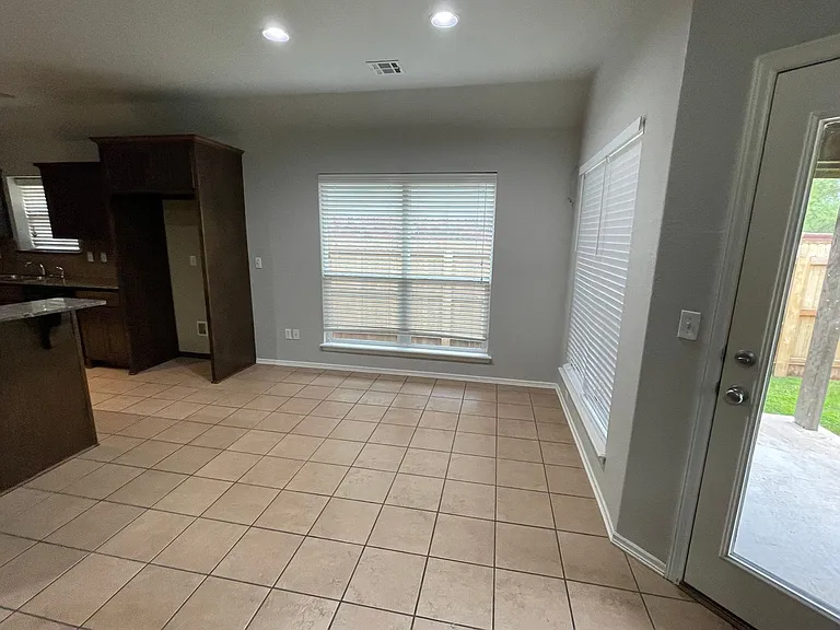11725 S Vine St W — Photo 8