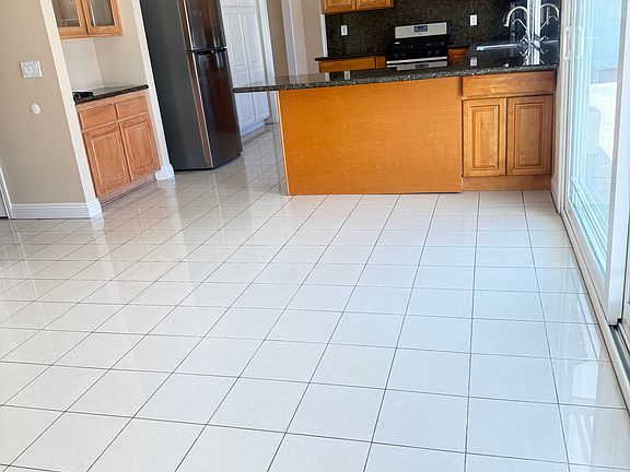 5th image of 5043 Evergreen Ave