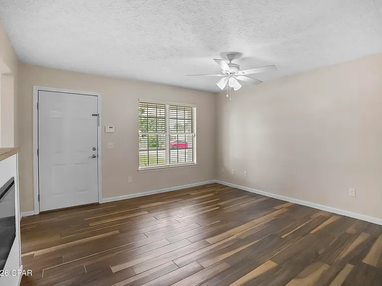 1815 Foster Ave — Photo 18