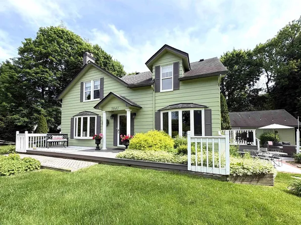 3841 Covert Rd, Waterford, MI 48328