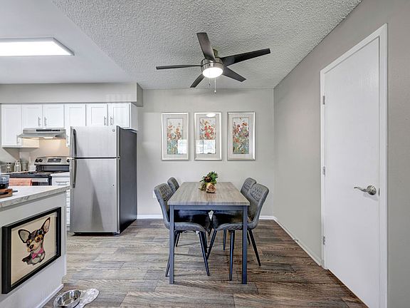 3rd image of 5839 Pierce St #91301