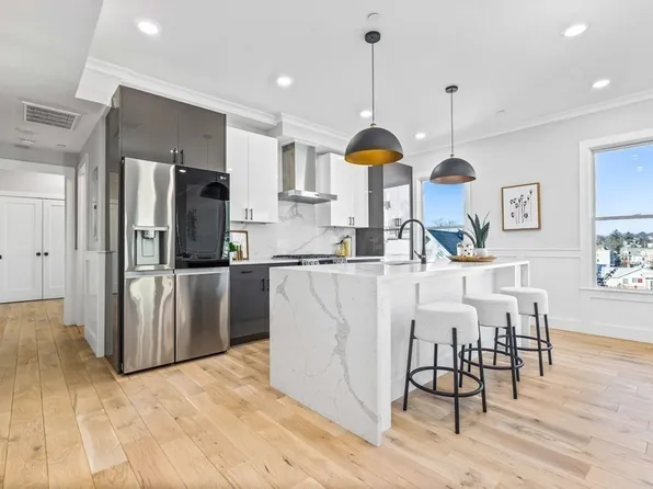 14 Hillside Park #6, Somerville, MA 02143