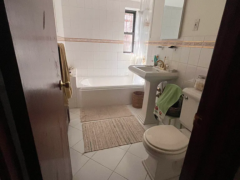 194 Clermont Ave #GARDEN-APART — Photo 7