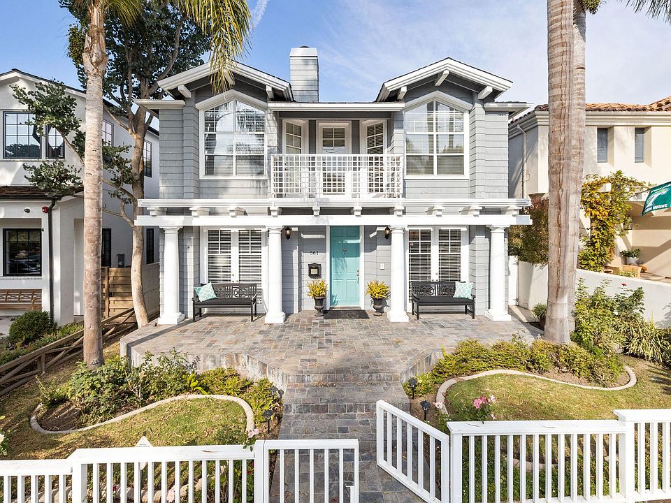 Spectacular curb appeal!
