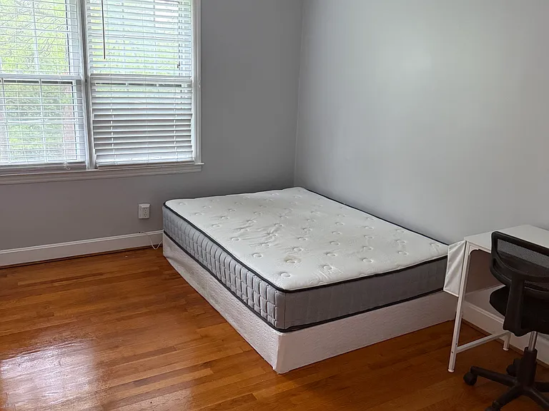 833 Archdale Dr — Photo 13