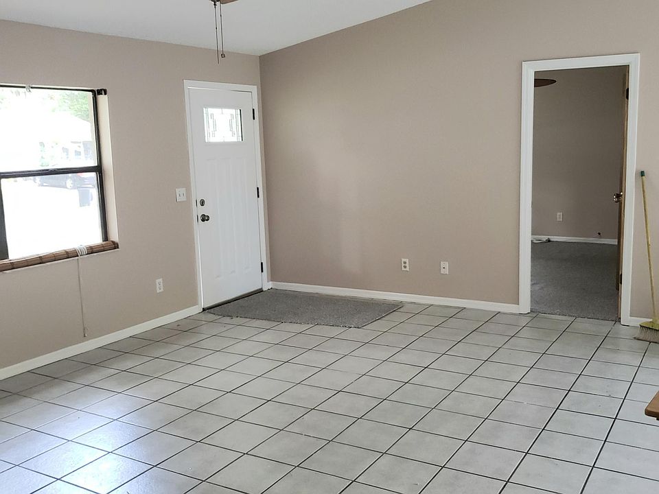 Large open living room to kitchen, 3 bedroom 2 baths 1 car garage1st, last and sec deposit. 1350 per month tenant responsible for all utilities, trash, water costs and lawn cutting. Good credit, proof of previous rental payments , proof of employmen