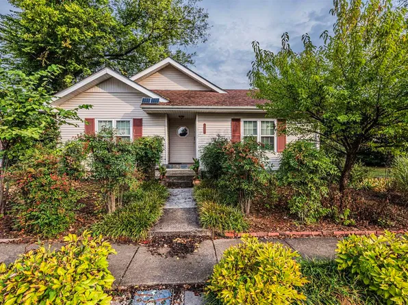 1321 Nutwood St, Bowling Green, KY 42104