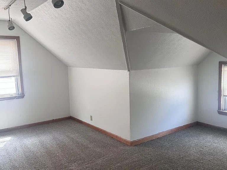 19203 Nitra Ave — Photo 10
