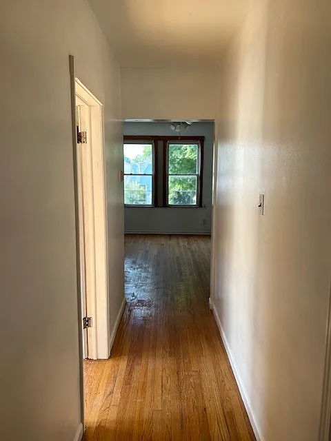 2 bed, 1000 sqft, $765 — Photo 2